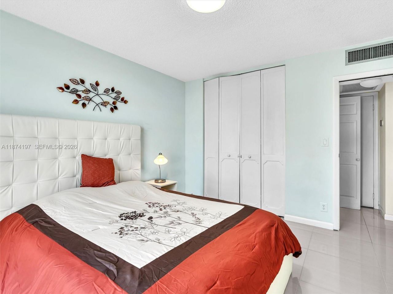 20400 W Country Club Dr, Unit 605, Aventura, FL 33180 Photo