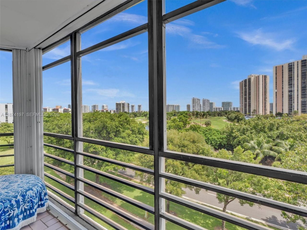 20400 W Country Club Dr, Unit 605, Aventura, FL 33180 Photo