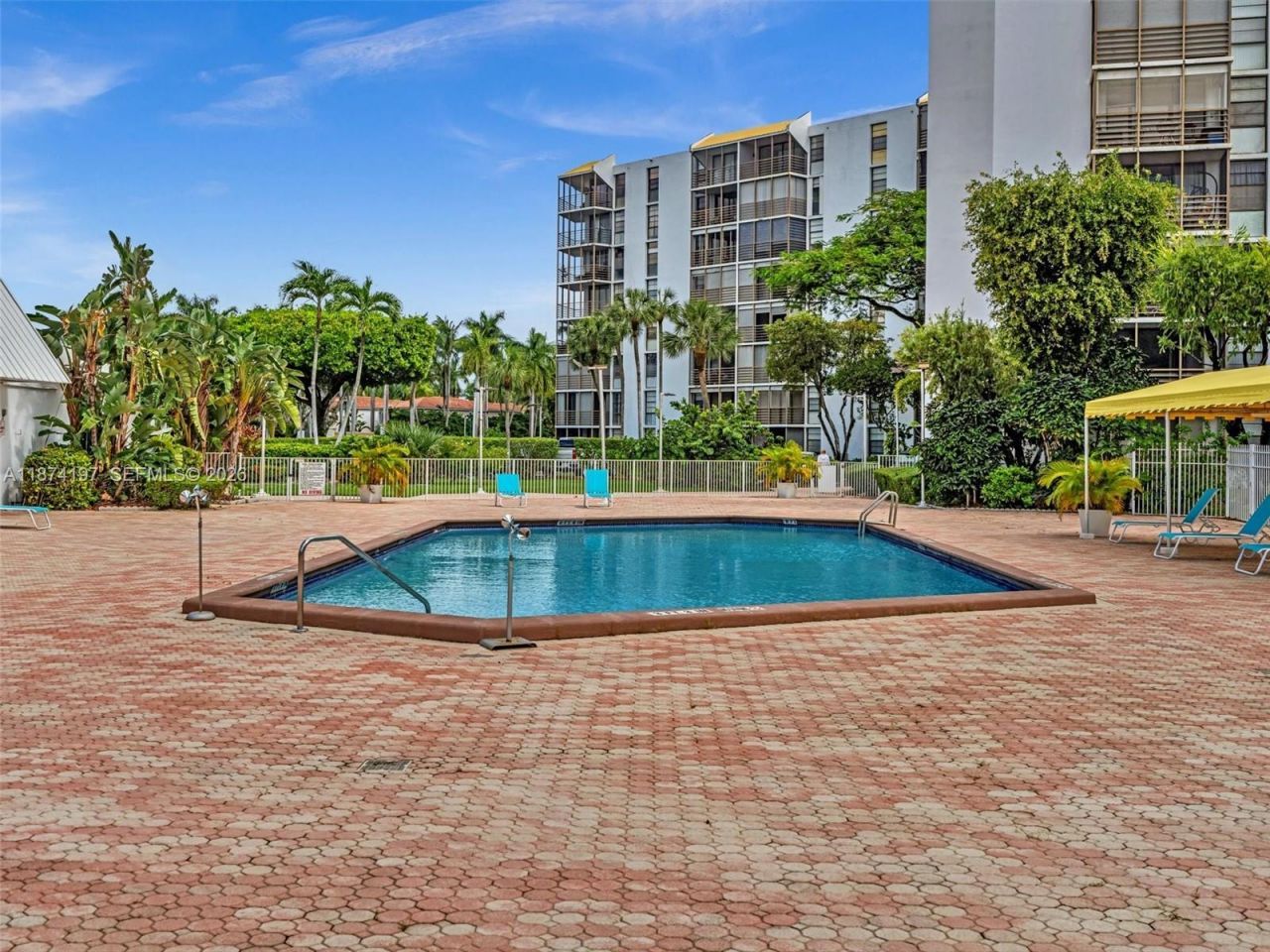 20400 W Country Club Dr, Unit 605, Aventura, FL 33180 Photo