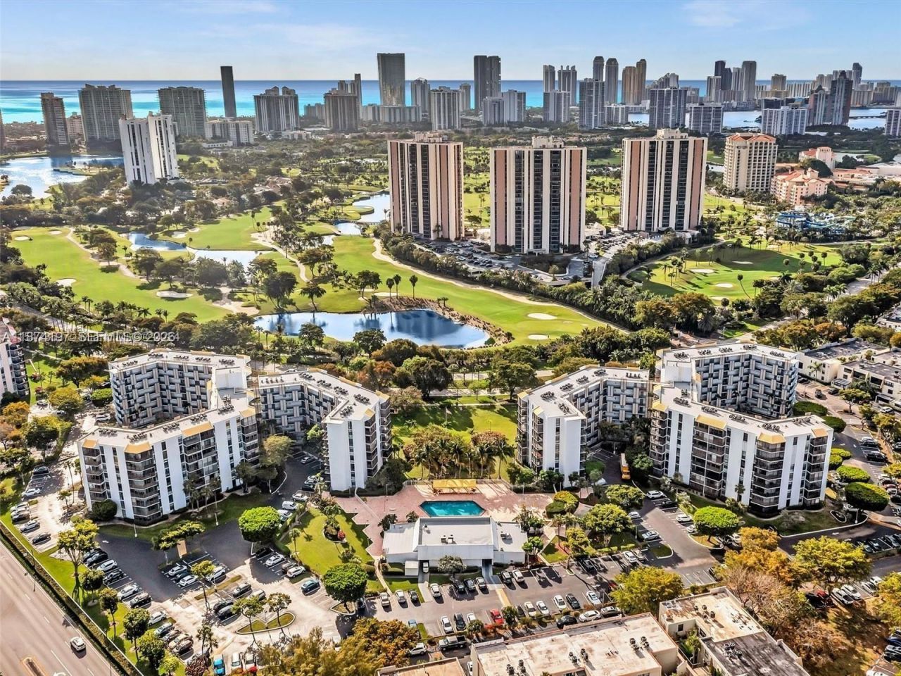 20400 W Country Club Dr, Unit 605, Aventura, FL 33180 Photo