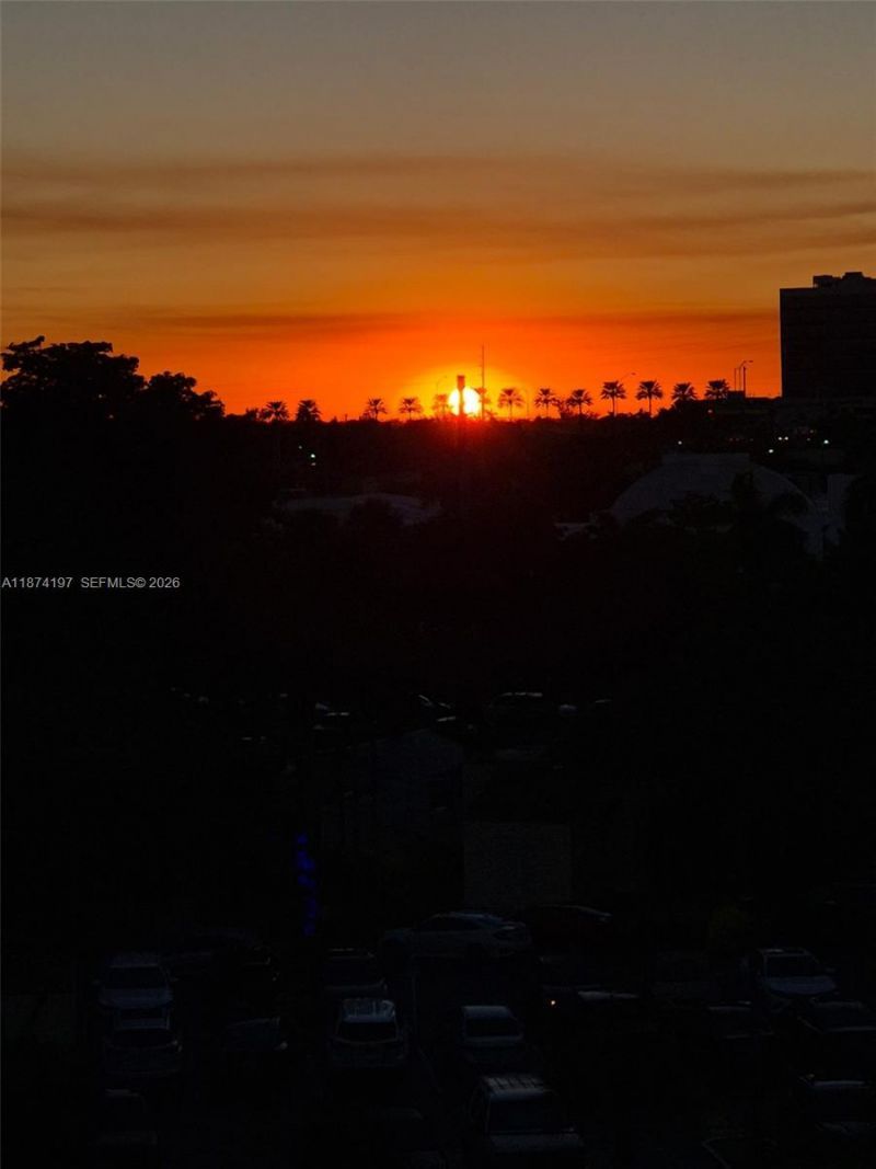 20400 W Country Club Dr, Unit 605, Aventura, FL 33180 Photo