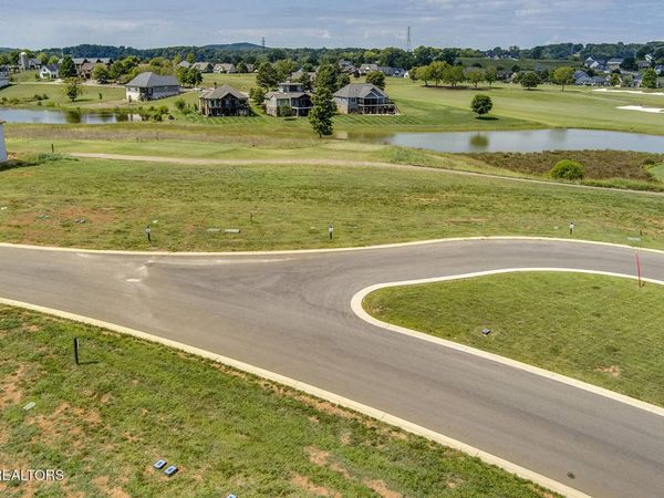 497 Black Bear Circle, Loudon, TN 37774