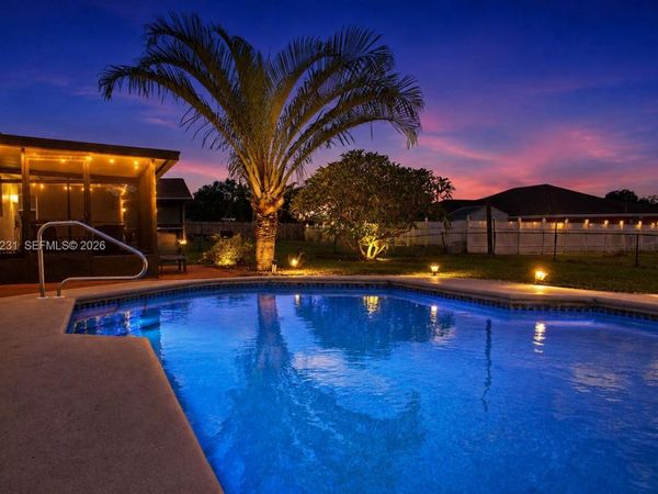 458 SE Doat St, Port St. Lucie, FL 34983