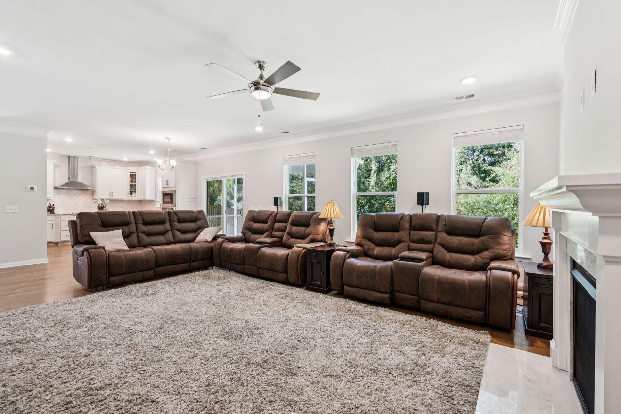 8809 Citronella Way Photo 11