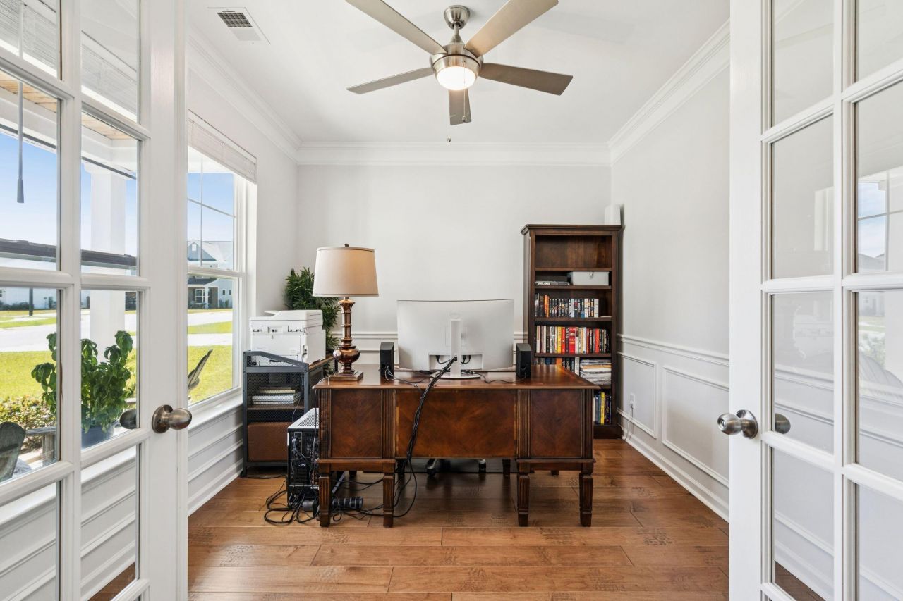 8809 Citronella Way Photo 5