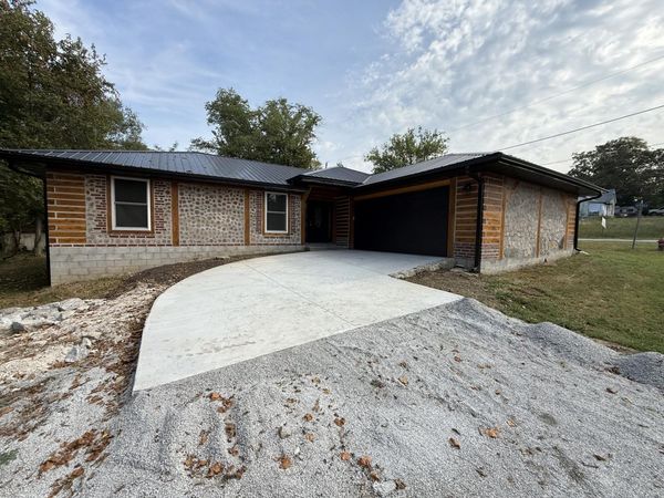 613 E Main Street, Humansville, MO 65674