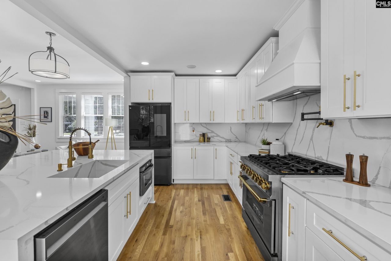 1731 Maplewood Drive Photo 8