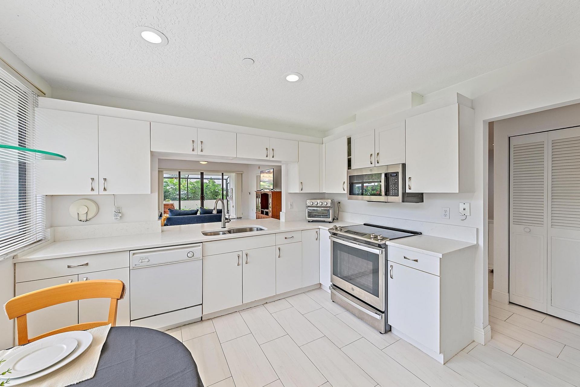 811 Oak Harbour Drive, Juno Beach, FL 33408 Photo