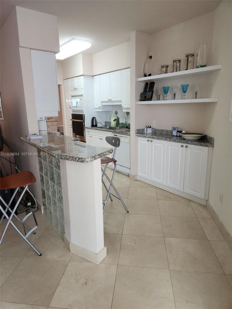 4779 Collins Ave, Unit 1804 STRG, Miami Beach, FL 33140 Photo