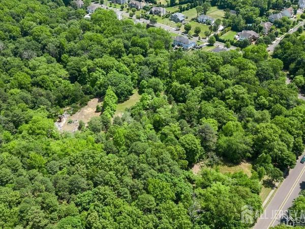 2 Legends Drive, Monroe Township, NJ 08831