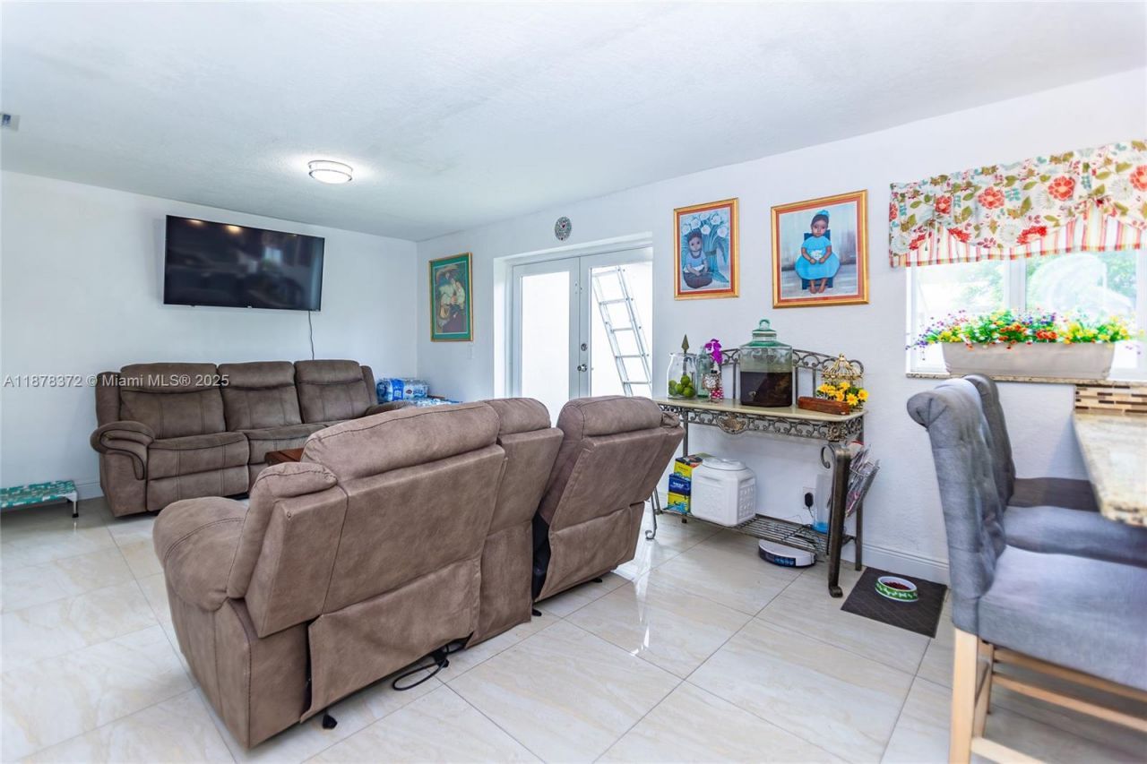 3340 NW 179th St, Miami Gardens, FL 33056 Photo