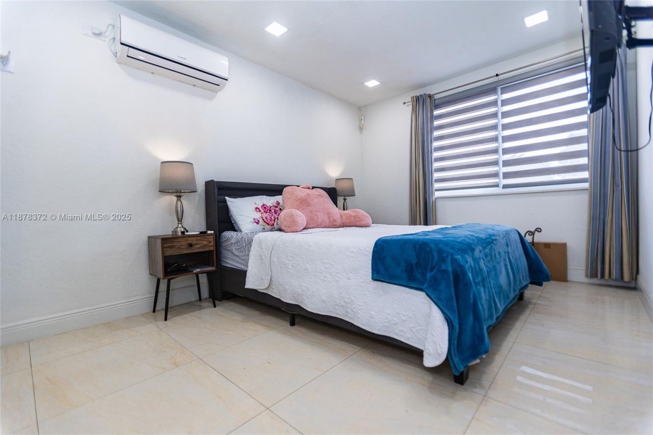 3340 NW 179th St, Miami Gardens, FL 33056 Photo