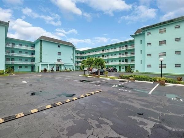 4141 NW 44th Ave, Unit 116, Lauderdale Lakes, FL 33319