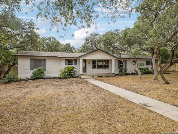 320 El Portal, Hollywood Park, TX 78232