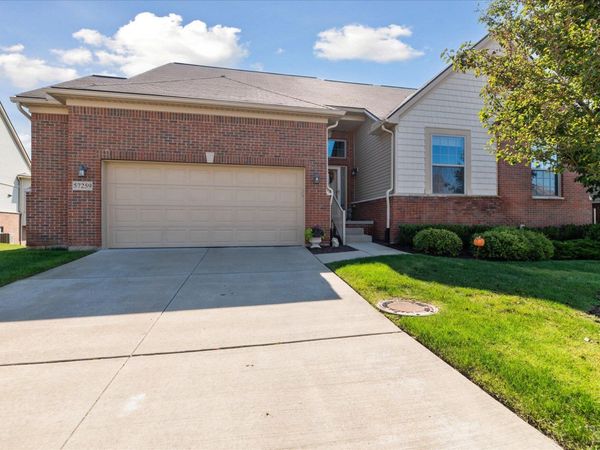 57259 Windmill Pointe, New Hudson, MI 48165