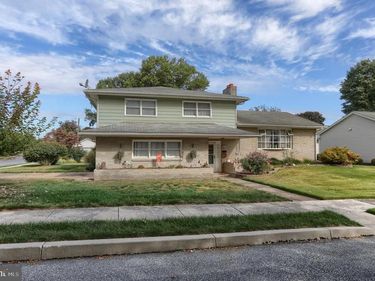 81 LOCUST AVENUE, HERSHEY, PA 17033
