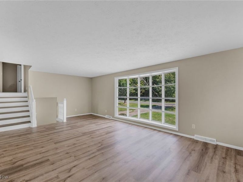 501 Button Road, Bedford, OH 44146 Photo 12