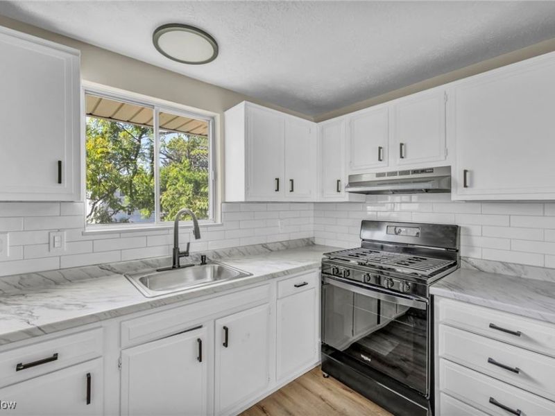 501 Button Road, Bedford, OH 44146 Photo 15