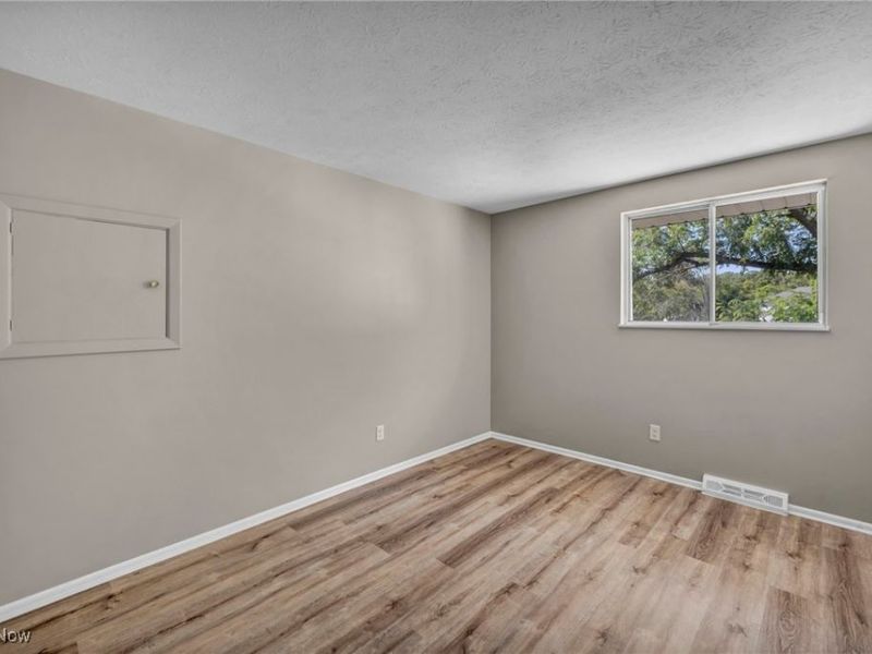 501 Button Road, Bedford, OH 44146 Photo 27