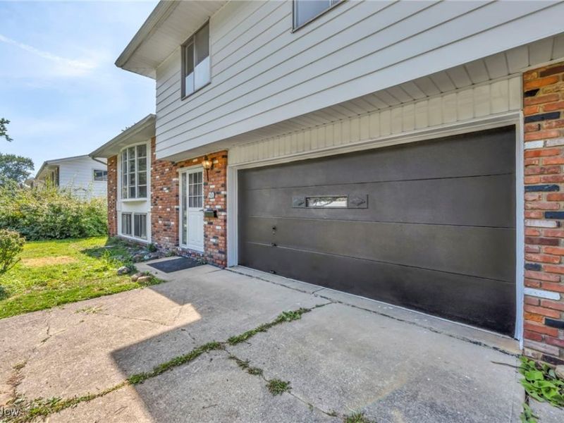 501 Button Road, Bedford, OH 44146 Photo 5