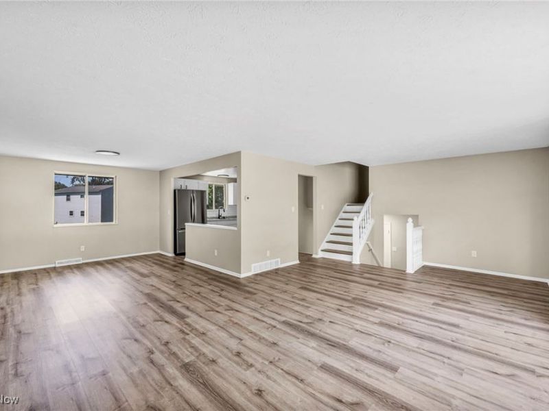 501 Button Road, Bedford, OH 44146 Photo 8