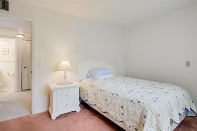 319 Pine Ridge Circle, Unit B1, Greenacres, FL 33463 Photo