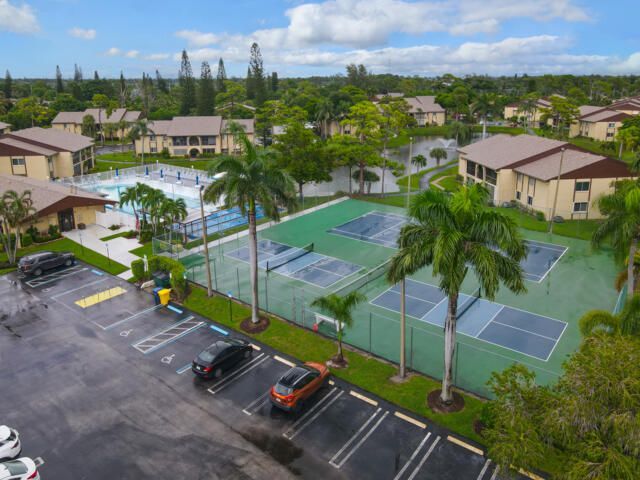 319 Pine Ridge Circle, Unit B1, Greenacres, FL 33463 Photo