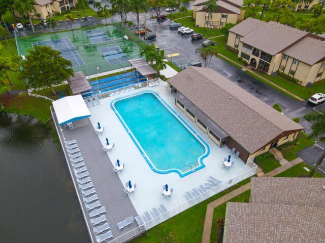 319 Pine Ridge Circle, Unit B1, Greenacres, FL 33463 Photo