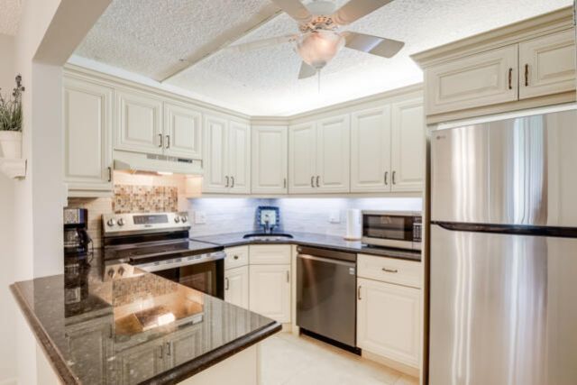 319 Pine Ridge Circle, Unit B1, Greenacres, FL 33463 Photo
