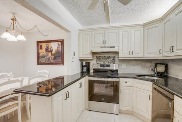 319 Pine Ridge Circle, Unit B1, Greenacres, FL 33463 Photo