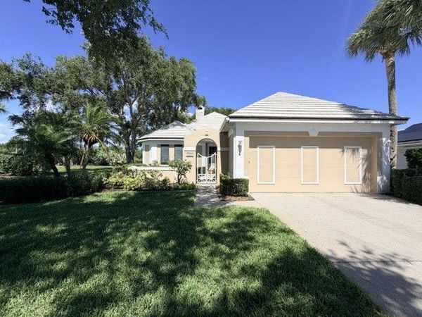 4655 Saint James Avenue, Vero Beach, FL 32967