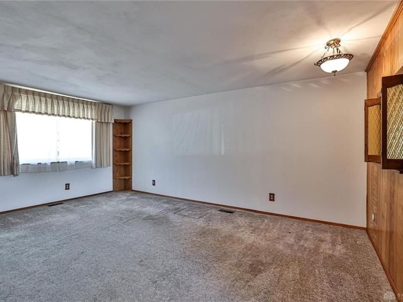 210 Zimmerman Street, New Carlisle, OH 45344 Photo 9