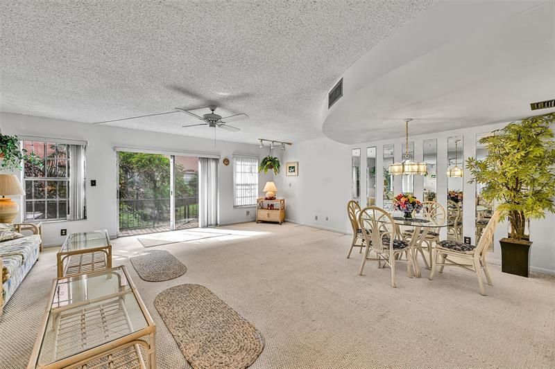 620 Tennis Club Dr, Unit 103, Fort Lauderdale, FL 33311 Main Photo