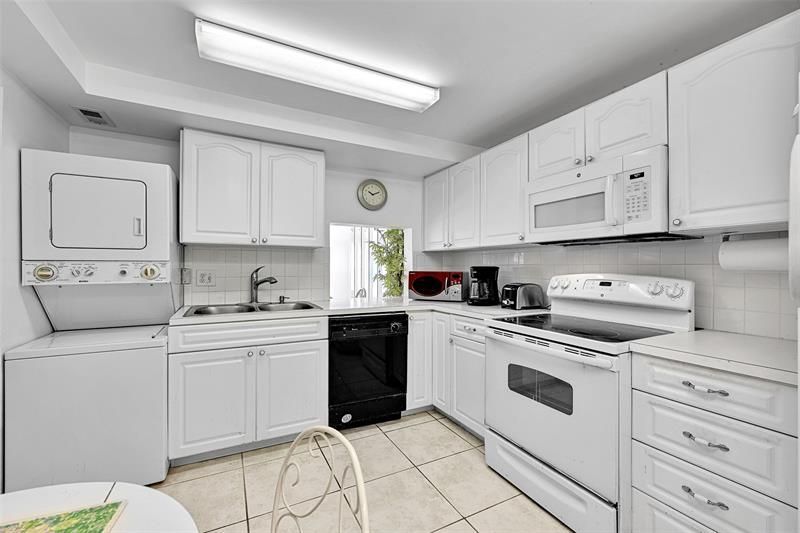 620 Tennis Club Drive, Unit 103, Fort Lauderdale, FL 33311 Photo
