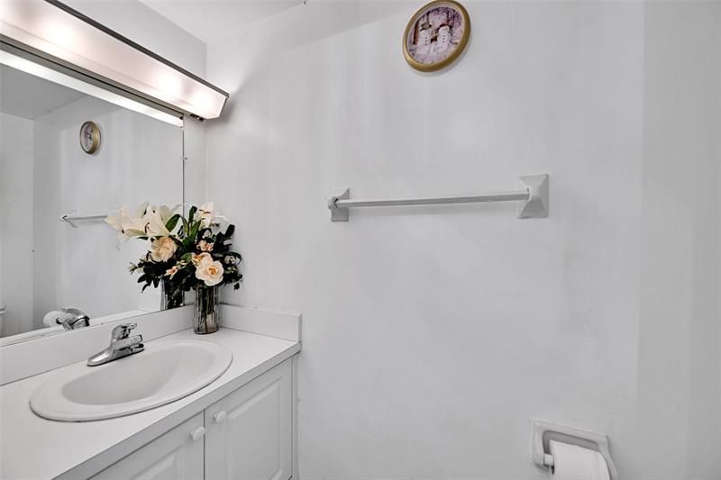 620 Tennis Club Drive, Unit 103, Fort Lauderdale, FL 33311 Photo