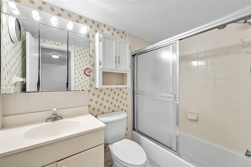 620 Tennis Club Drive, Unit 103, Fort Lauderdale, FL 33311 Photo