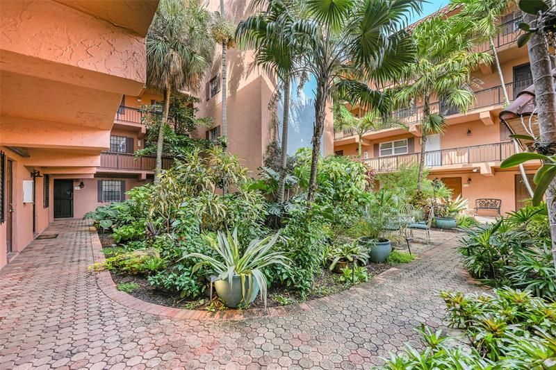 620 Tennis Club Drive, Unit 103, Fort Lauderdale, FL 33311 Photo