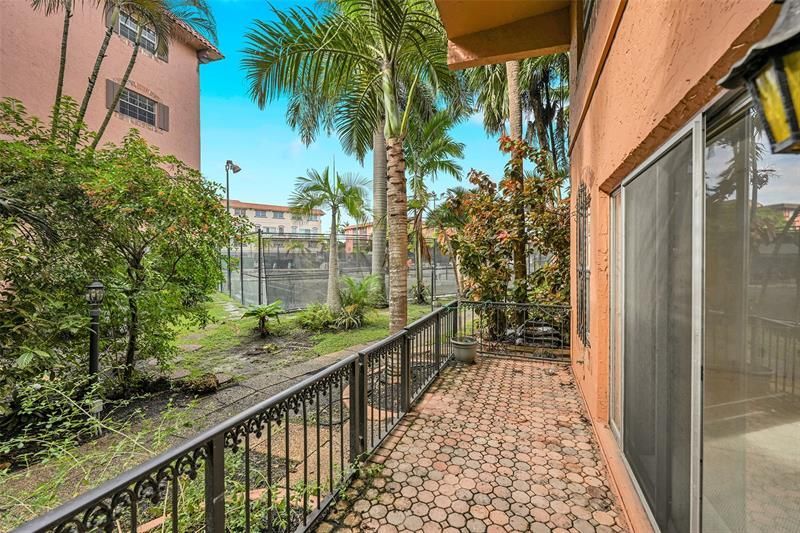 620 Tennis Club Drive, Unit 103, Fort Lauderdale, FL 33311 Photo