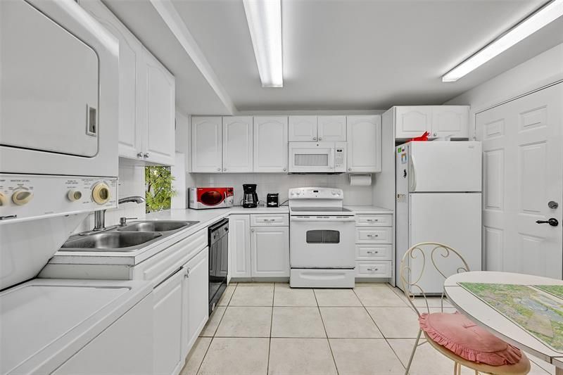 620 Tennis Club Drive, Unit 103, Fort Lauderdale, FL 33311 Photo