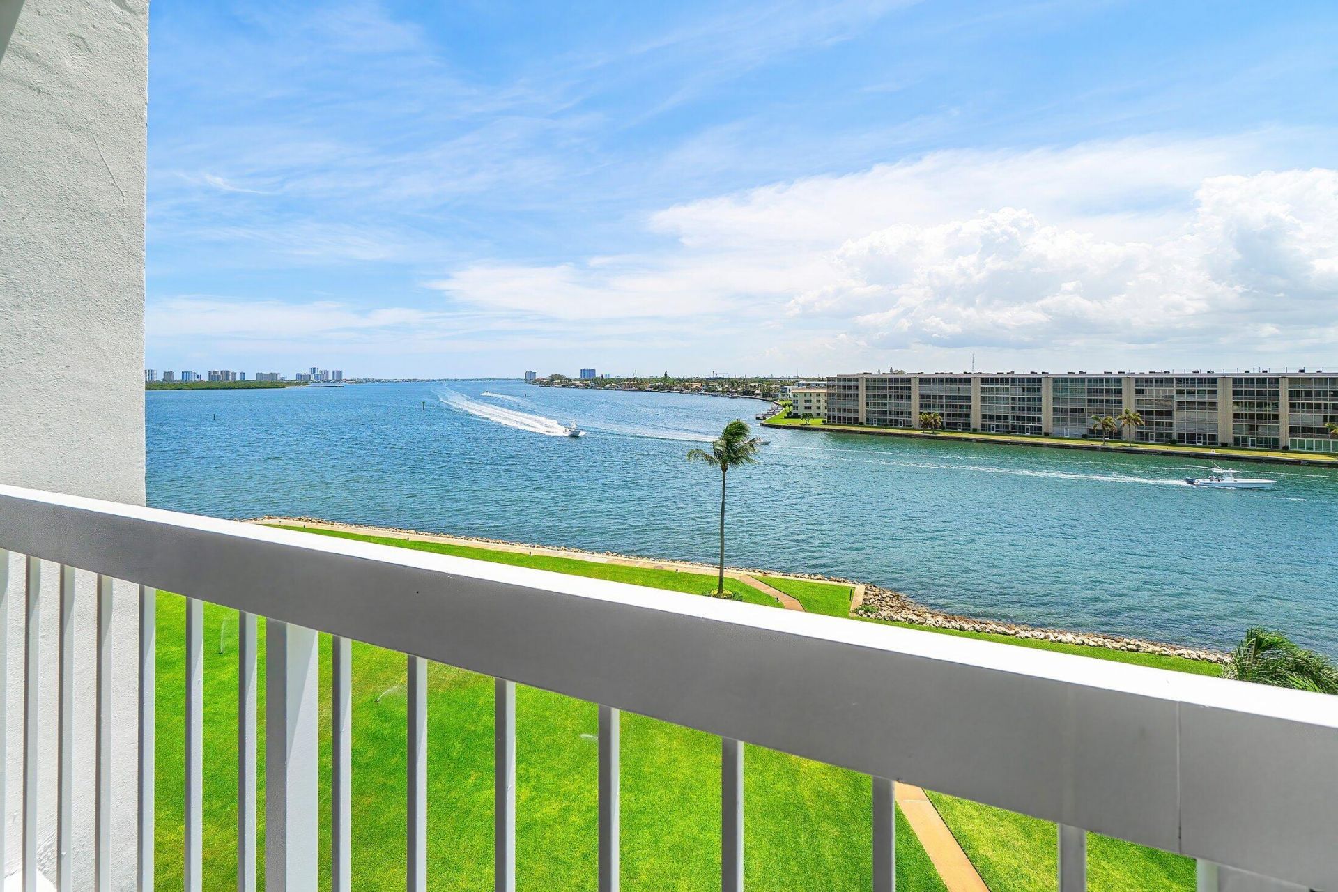 115 Lakeshore Drive, Unit 648, North Palm Beach, FL 33408 Photo