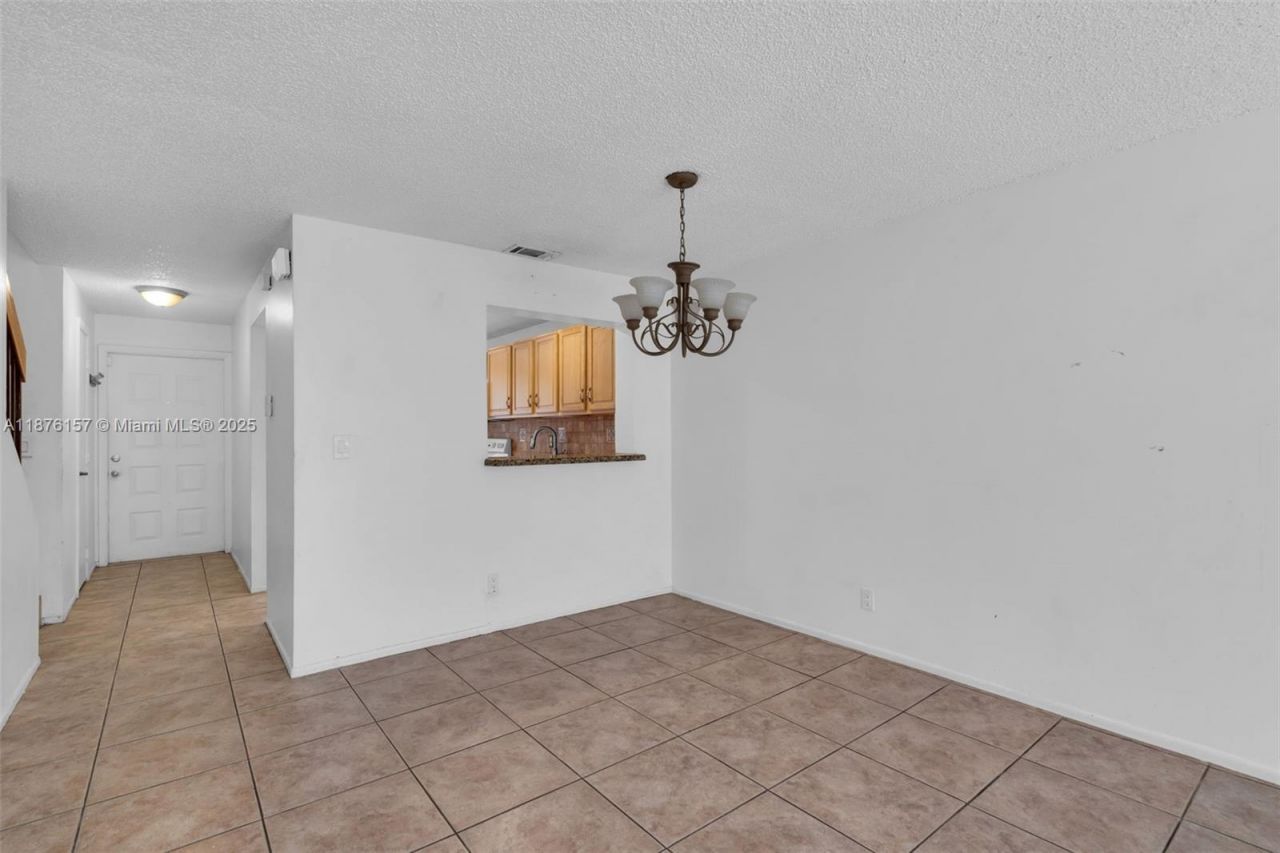 1161 NW 99th Ter, Unit 38, Pembroke Pines, FL 33024 Photo