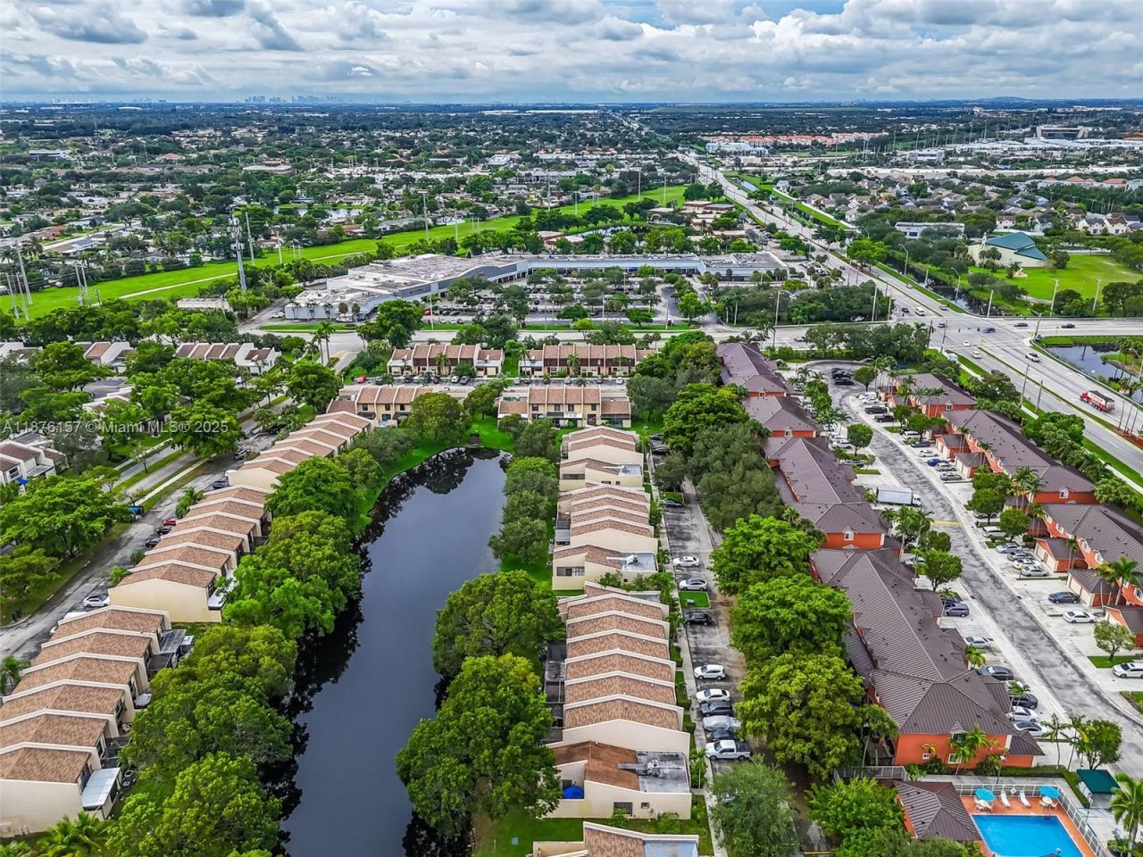 1161 NW 99th Ter, Unit 38, Pembroke Pines, FL 33024 Photo