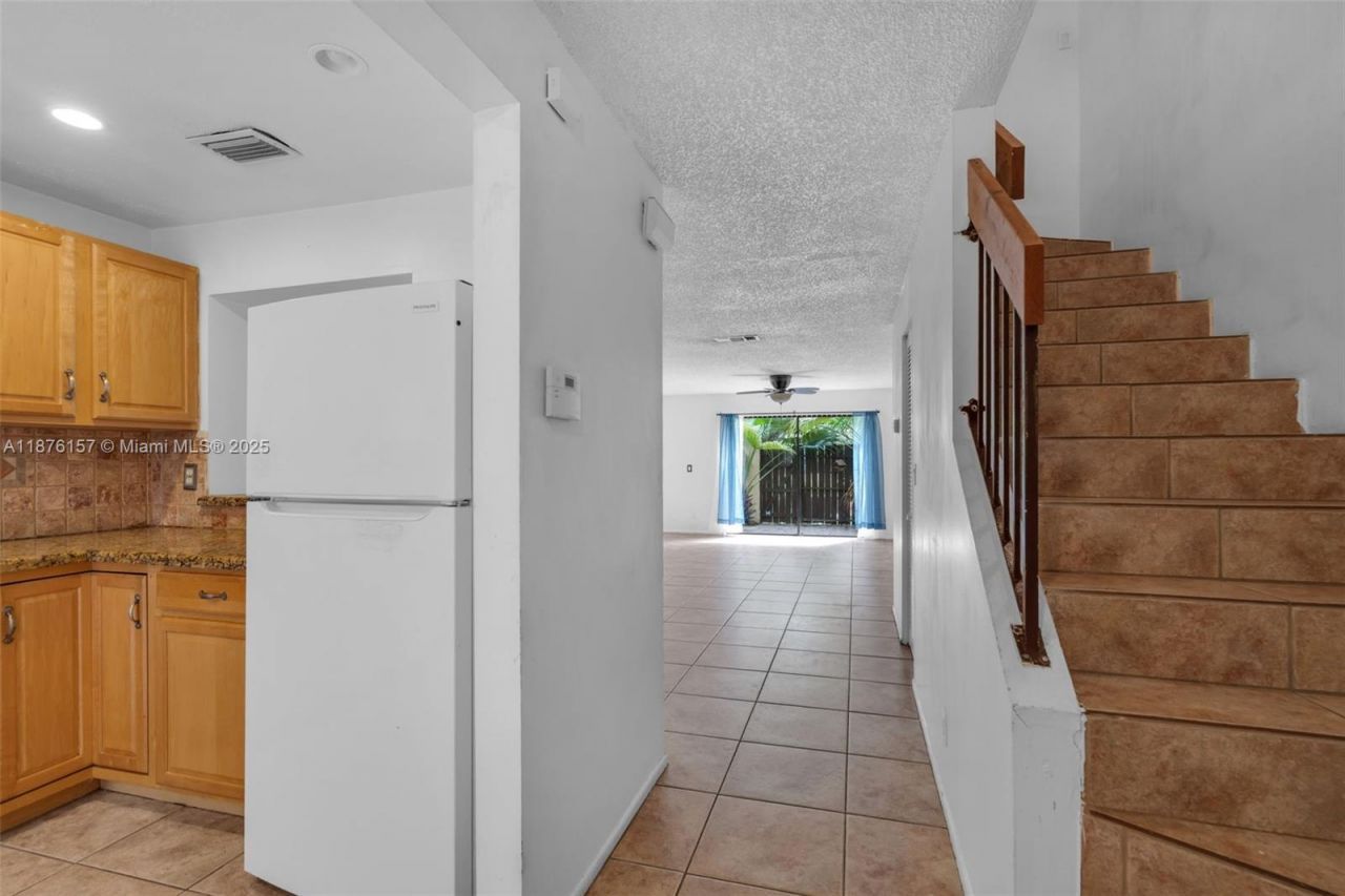 1161 NW 99th Ter, Unit 38, Pembroke Pines, FL 33024 Photo