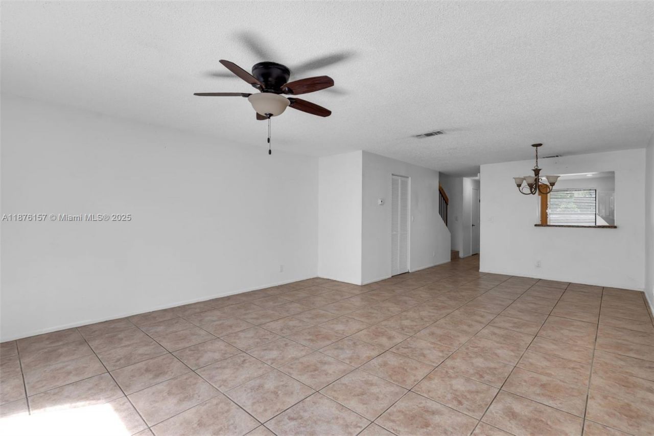 1161 NW 99th Ter, Unit 38, Pembroke Pines, FL 33024 Photo