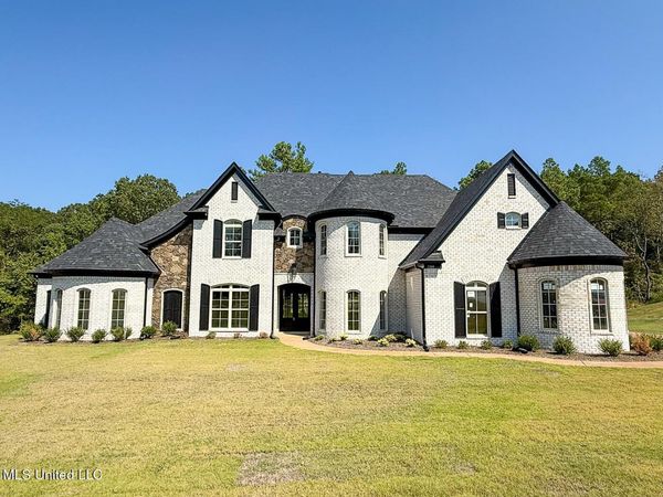 451 Poplar Lane, Holly Springs, MS 38635
