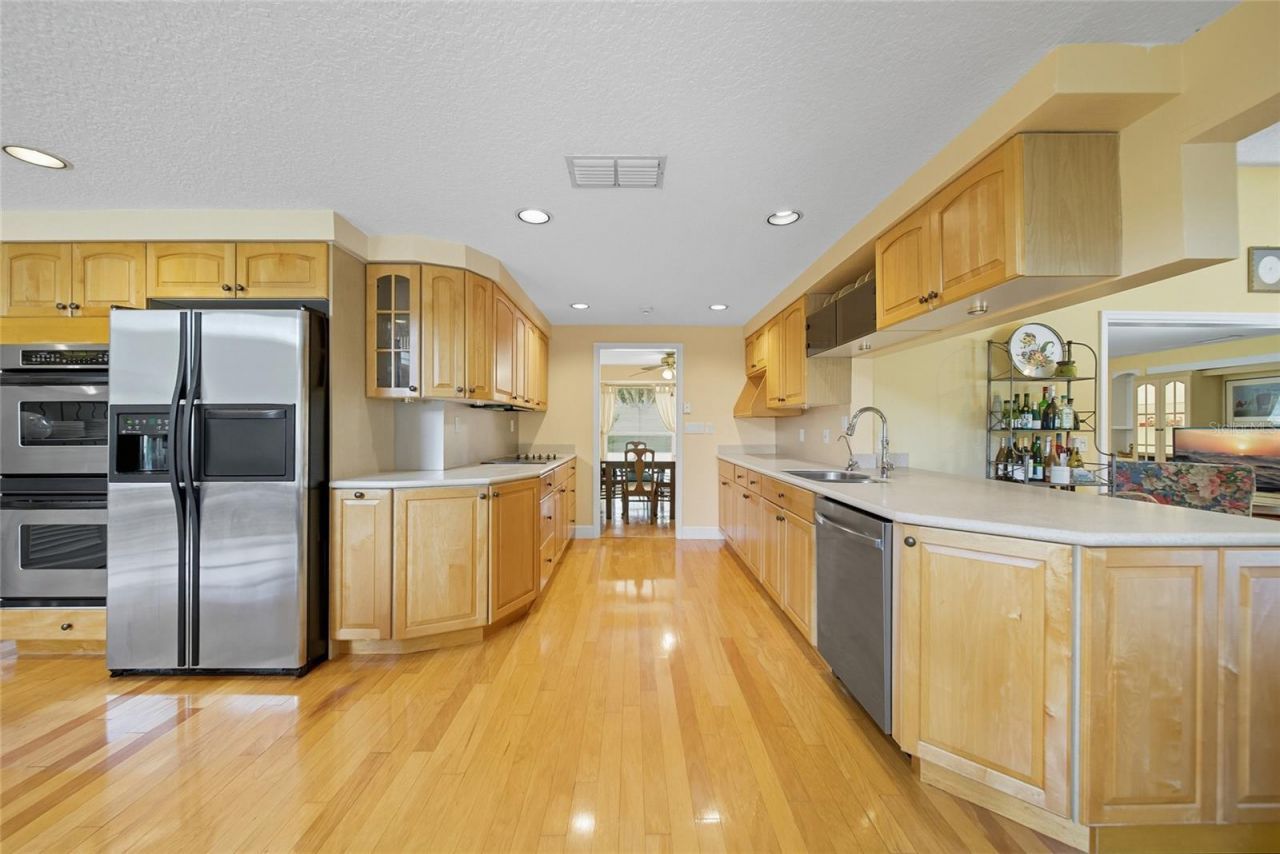 15507 N Himes Avenue, Tampa, FL 33618 Photo