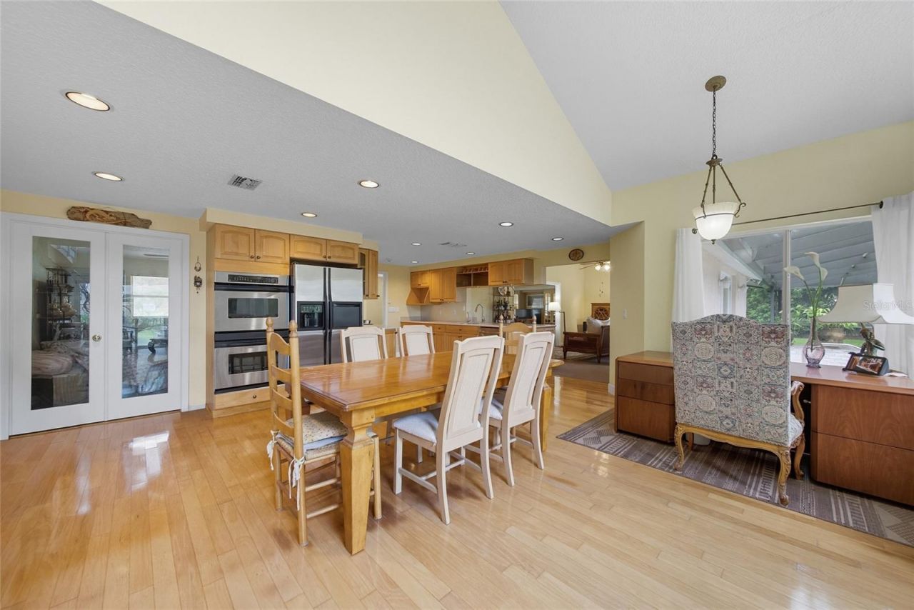 15507 N Himes Avenue, Tampa, FL 33618 Photo