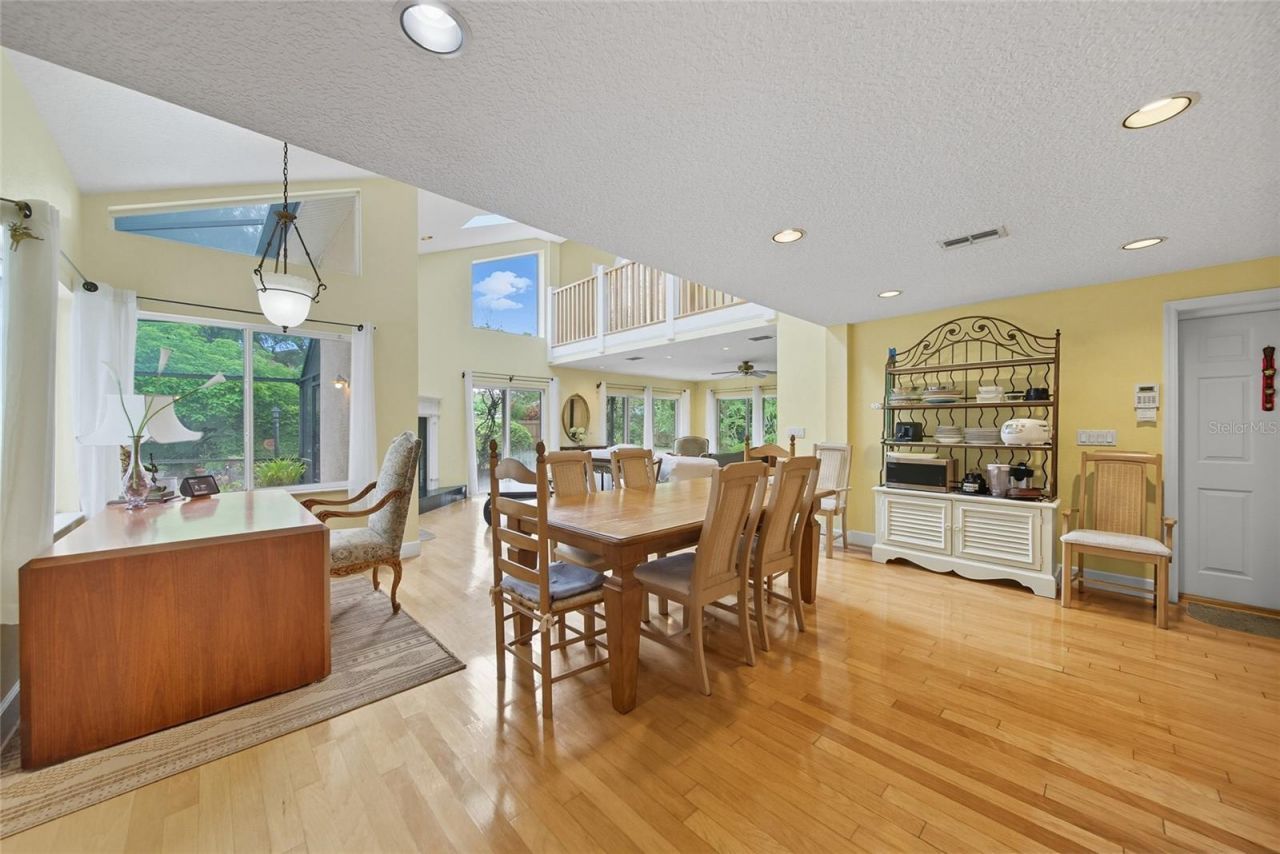 15507 N Himes Avenue, Tampa, FL 33618 Photo
