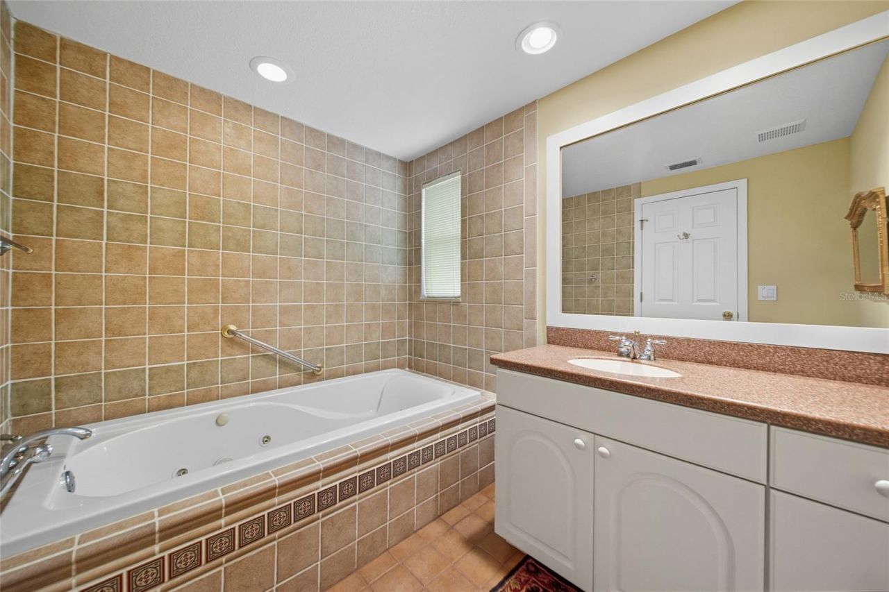 15507 N Himes Avenue, Tampa, FL 33618 Photo