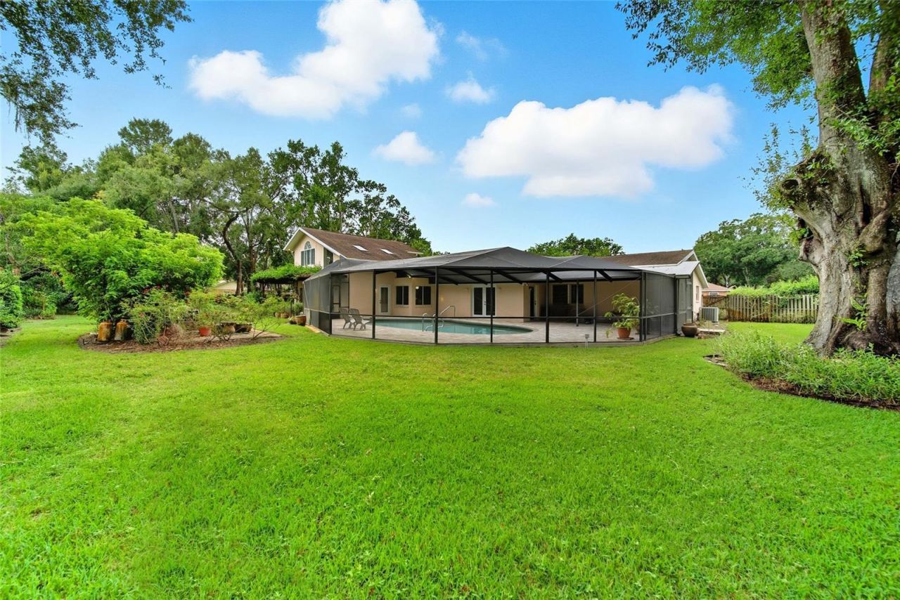 15507 N Himes Avenue, Tampa, FL 33618 Photo